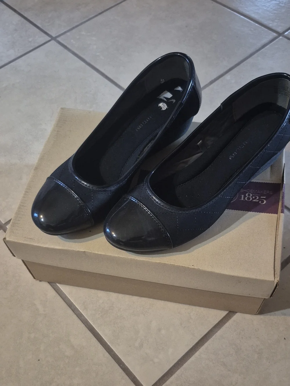 Women’s Black Ballet Flats - Classic Low Heel